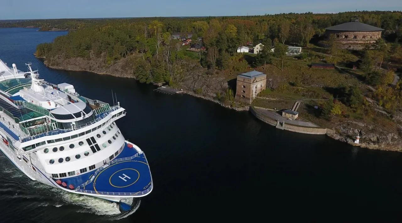 Fredriksborg toppbild med färja